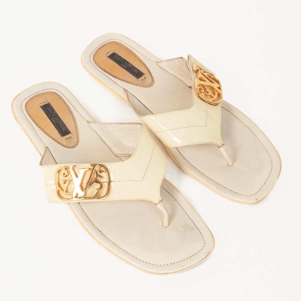Louis Vuitton Zoé Blanc Patent-Leather LV Flat Thong Sandals